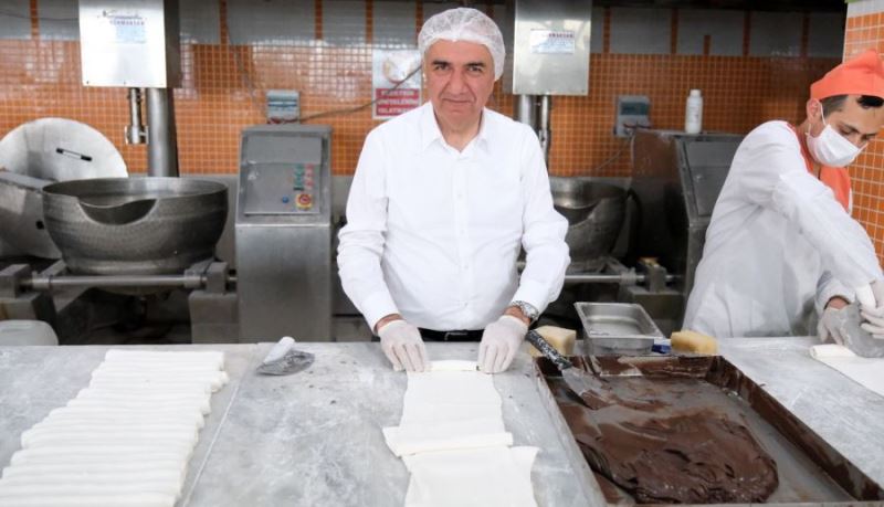 Arabacı Otogarı ziyaret etti lokum yaptı 